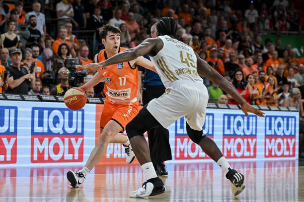 反击创造杀 反击创造杀