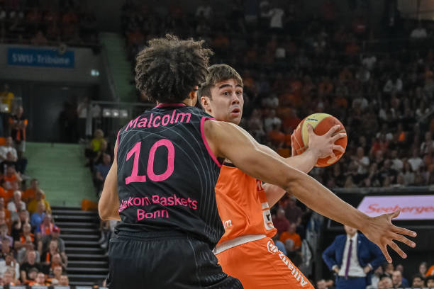 道路上迈出 道路上迈出